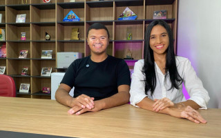 Estudantes Dheyson (Fisioterapia) e Geanny (Medicina) compartilham suas trajetórias com vitiligo: A doença não nos define, mas nos fortalece