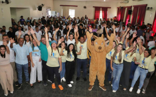 Estudantes da Escola Estadual João de Abreu acompanharam a abertura do projeto Tocantins Amigo do Pet em Dianópolis