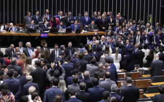 Foram 311 votos favoráveis, 163 contrários e 7 abstenções.