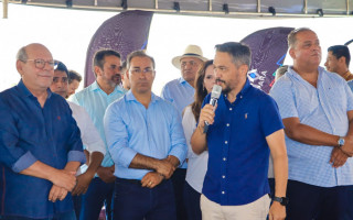  Max Fleury, e vereadores participaram na manhã desta segunda-feira (22/9) da inauguração do Centro Olímpico de Canoagem, localizado na Via Lago