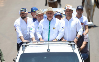  Além do governador Laurez Moreira, a cavalgada contou com a participação do deputado federal Tiago Dimas, do senador Irajá e do deputado estadual Eduardo Mantoan