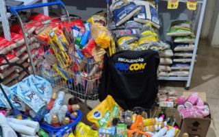  A ação resultou na apreensão de 2.009 produtos considerados impróprios para consumo, entre eles alimentos, produtos de limpeza e higiene, além de itens sem prazo de validade ou com embalagens avariadas.