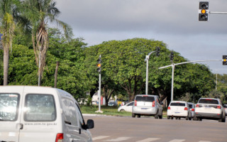 Quitação do IPVA é obrigatória para emissão do CRVL, documento obrigatório para circulação do veículo.