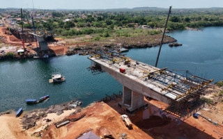 A travessia entre Aguiarnópolis (TO) e Estreito (MA) tem investimento do Governo Federal de R$ 171,1 milhões e previsão de entrega até o final deste ano. 