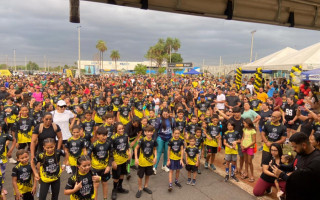 O evento, que teve sua largada no Ginásio Poliesportivo Pedro Quaresma, contou com a participação de quinhentas e sessenta crianças.
