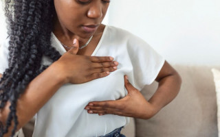 O Trastuzumabe Entansina é indicado para mulheres que ainda apresentam sinais do câncer de mama mesmo após a quimioterapia inicial, geralmente em casos do tipo HER2- positivo em estágio III.