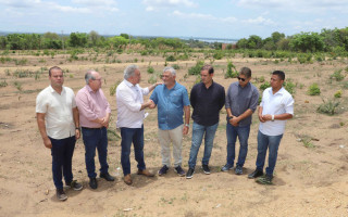 Avanço do processo foi anunciado pelo governador Laurez Moreira durante visita ao local onde o hospital será construído, em Araguatins.