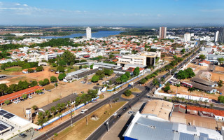 A situação financeira leva em conta as entradas e saídas de recursos do instituto todos os meses e as projeções futuras, considerando as contribuições dos servidores ativos, aposentados, pensionistas e do Município, que atualmente contribui com 22% da fol