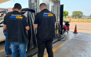 Para que apresentem, no prazo de 48 horas, as notas fiscais de compra da gasolina comum e gasolina aditivada, referentes ao período de 2 a 29 de outubro.