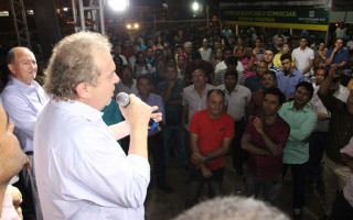 Carlesse abre campanha ao governo com multidão no Jardim Aureny III em Palmas