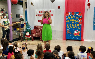  Cantora tocantinense Núbia Dourado