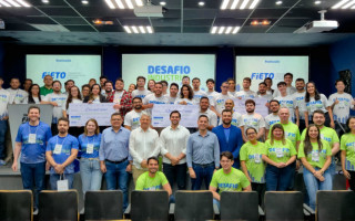 Os participantes formaram equipes multidisciplinares e passaram por palestras, oficinas e etapas práticas de ideação, prototipagem e modelagem de negócios.