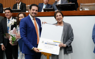  Angela Issa Haonat, do Tribunal de Justiça do Tocantins (TJTO), recebeu, nesta quinta-feira (27/11), o Título de Cidadã Tocantinense