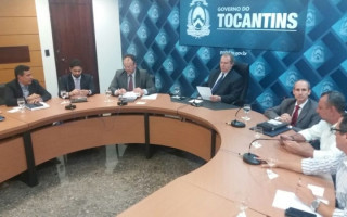 Governador interino apresenta levantamento da dívida do estado.