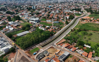 A primeira etapa da Av. Siqueira Campos tem cerca de três quilômetros de extensão, aproximadamente seis quilômetros de meio de vias, considerando as duas pistas.
