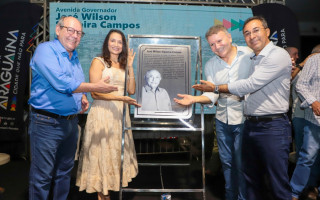 Prefeito Eduardo Siqueira Campos durante a inauguração da Avenida que leva o nome do pai, em Araguaína.