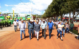 Presidentes de sindicatos rurais recepcionaram a candidata Kátia Abreu na Agrotins.