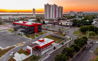  Ao longo de 33 anos, o CBMTO ampliou sua capacidade de resposta com investimentos em formação profissional, tecnologia, viaturas especializadas e ações preventivas, consolidando-se como referência no atendimento a emergências. 