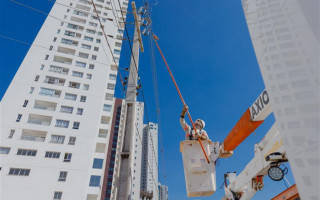 A Energisa Tocantins orienta a população a redobrar os cuidados com a rede elétrica durante confraternizações de Natal e Réveillon para evitar acidentes.