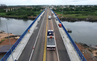 Nova ponte que liga Estreito (MA) a Aguiarnópolis (TO), na BR-226/TO/MA.