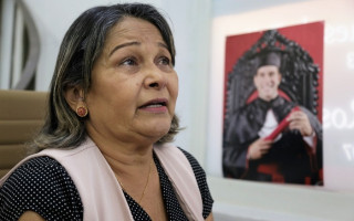 Luzia Sandes de Brito ingressou no curso de Direito aos 60 anos para realizar sonhos do filho. 