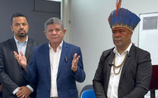 Presidente da Comissão de Assuntos Indígenas, Quilombolas e Comunidades Tradicionais da Aleto, deputado Ivory de Lira (C), prestigia boas-vindas da nova gestão da Sepot