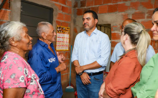 Durante visita ao setor Jardim Taquari, na região sul de Palmas, nesta sexta-feira, 6, o governador do Tocantins, Wanderlei Barbosa, anunciou a liberação de R$ 350 mil para apoiar famílias afetadas pela forte chuva 