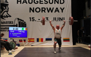  O atleta internacional Simon Scarpantonio durante ação social que marca a inauguração do projeto de capoeira voltado a crianças em situação de vulnerabilidade em Araguaína