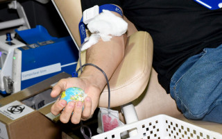 Antes de pular no carnaval, doe sangue!