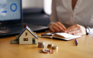 No divórcio envolvendo imóvel financiado, não existe resposta padrão. 