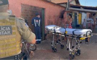 Crime ocorreu enquanto a vítima se alimentava, segundo investigação.