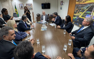 Encontro em Brasília discutiu linhas de crédito, incentivo à indústria e fortalecimento das associações comerciais.