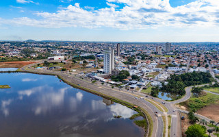 No comércio, foram 906 novas vagas formais em 2025. O Caged detalhe que a maioria desses cargos estão na área de supermercado e hipermercados 