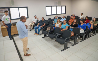 A destinação permite que parte do imposto devido seja direcionada a projetos sociais locais, sem custo adicional ao contribuinte.