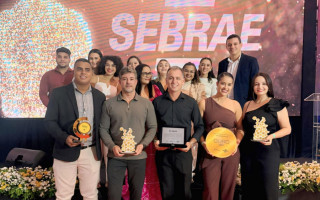 A Casa do Empreendedor oferece suporte técnico completo aos pequenos negócios, atuando desde a formalização até o fortalecimento das atividades econômicas locais. 