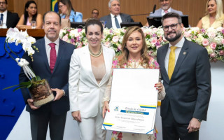 A ex-senadora Kátia Abreu durante sessão solene na Assembleia Legislativa do Tocantins, nesta quinta-feira (5), onde recebeu o Título de Cidadã Tocantinense e anunciou sua despedida da vida política 