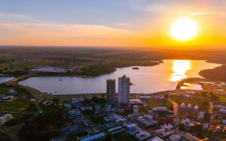 Também será possível oferecer cursos gratuitos de ensino a distância, para aumentar a competitividade e a produtividade dos cidadãos no mercado de trabalho