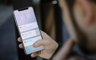 Os lembretes seriam feitos com 30 dias de antecedência por e-mail e WhatsApp