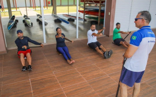 A formação busca preparar os instrutores para orientar alunos que já dominam as técnicas básicas e vêm se destacando na modalidade, com potencial para se tornarem atletas de rendimento.