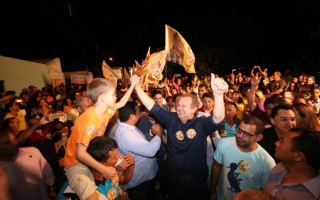 Candidato ao governo Mauro Carlesse durante reunião em Palmas.