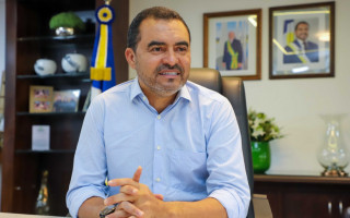 Governador Wanderlei Barbosa durante evento oficial; gestor optou por permanecer no cargo e priorizar a estabilidade do Estado