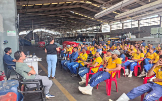 As atividades são desenvolvidas de forma educativa e participativa, com palestras, rodas de conversa e dinâmicas que incentivam a reflexão e a adoção de práticas seguras no ambiente de trabalho.