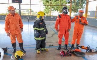 A aula inaugural do programa foi realizada nesta terça-feira, 7 de abril, na Escola Municipal Luiz Gonzaga, no Setor Costa Esmeralda, primeira a receber as atividades
