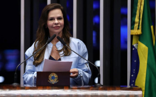 Senadora Professora Dorinha durante sessão no Senado Federal