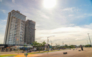 Há possibilidades no calçadão da Via Lago, ao lado do monumento, e no passeio de entrada do Parque Cimba