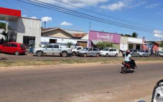 Com a paralisação, caminhões-tanque não conseguem chegar aos postos para repor estoque.