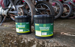 As armadilhas são instaladas em locais estratégicos e passam por manutenção periódica, realizada pelas equipes de vigilância.