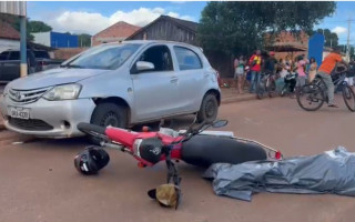 Motociclista morre ao ser atropelado por picape depois de bater em porta de carro em Araguaína 