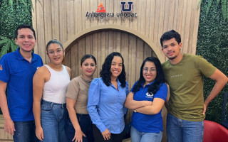 Acadêmicos do curso de Administração da UNOPAR Anhanguera durante mobilização da campanha solidária em Araguaína 