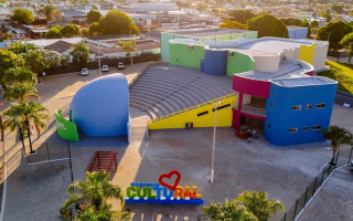 O documentário percorre aldeias da Amazônia e destaca sua relação com o povo Krahô, no Tocantins, além de resgatar importantes momentos da história do indigenismo brasileiro. 